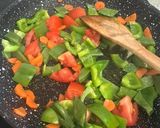 Foto del paso 2 de la receta: Arroz con gallina y verduras