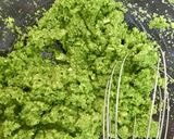 Foto del paso 1 de la receta Base de pizza con brócoli, emmental y harina de garbanzo