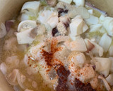 Foto del paso 7 de la receta: Sepia en salsa de cebolla y cerveza