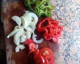 Foto del paso 1 de la receta: Bifés a la criolla con papas rejilla