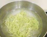 Foto langkah ke 2 dari resep Mie kuah & kimchi.