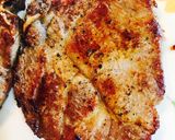 รูปขั้นตอนการทำที่ 2 ของ หมูทอดเกลือพริกไทยดำ(สูตรน้ำมันน้อย)