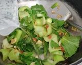 Foto langkah ke 3 dari resep Tumis Pakcoy Taoge Tidak Pedas.
