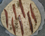 Foto del paso 4 de la receta: Focaccia con anchoas y paté de aceituna negra con avellanas