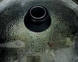 Foto del paso 6 de la receta: 🥒Cintas de calabacín con almejas a la marinera⚓