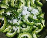Foto langkah ke 2 dari resep Tumis Pare Terasi.