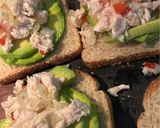 Foto del paso 4 de la receta: Sándwich tostado de palta y pollo