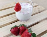 Foto langkah ke 4 dari resep Korean Strawberry Milk.