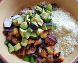 Foto del paso 3 de la receta: Ensalada de cuscús y plátano maduro.