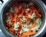 A picture of step 2 of Chhum han (steamed mix vegetables).