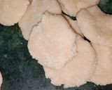 खस्ता मठरी (khasta mathri recipe in Hindi) रेसिपी चरण 2 फोटो