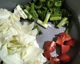 Foto langkah ke 4 dari resep Sup Ayam Gurih.
