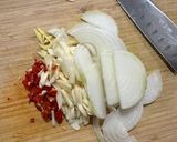 Foto langkah ke 2 dari resep Tumis Buncis, wortel, ayam cincang.