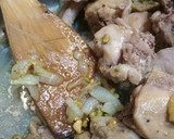 Foto del paso 5 de la receta: Conejo al cava con uvas pasas y pistachos