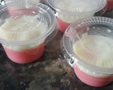 Foto langkah ke 3 dari resep Strawberry Pudding with Vanila Vla.