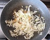 Gombás csirkemájragu recept fázis 3 fotója