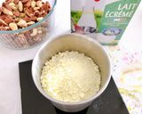 Hình bước làm 2 của món Kẹo Nougat Sữa & Các Loại Hạt Khô