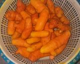 A picture of step 1 of Fresh Haldi Ki Sabji.