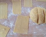 Foto del passaggio 7 della ricetta Chiacchiere con cioccolato