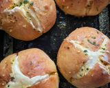 Foto langkah ke 7 dari resep Garlic Cheese Bread.