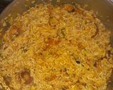 Foto del paso 3 de la receta: Arroz Clavado con queso y longaniza de la casa