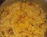 Foto del paso 3 de la receta: Arroz Clavado con queso y longaniza de la casa