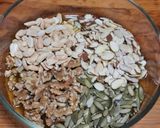 Foto del paso 2 de la receta: Mix Botanero de Cereal con Frutos Secos