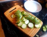 Foto del paso 1 de la receta: Calabacitas keto con tocino preparadas en microondas