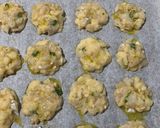 Foto del paso 6 de la receta: Tortitas de bacalao desmigado congelado ❄️ al horno