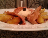 Foto del paso 5 de la receta: Crepes dulces con tinta de remolacha, y manzanas caramelizadas con azúcar y limón!