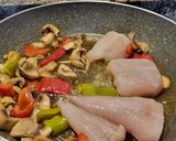 Foto del paso 2 de la receta: Fideos (fideuà) con cazón y rape