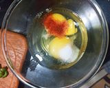 ऑमलेट (omlette recipe in marathi) रेसिपी स्टेप 2 फोटो 
