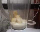 A picture of step 2 of Banana milk shake.