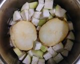 A picture of step 1 of Dudhi bhartha.