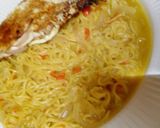 A picture of step 1 of Noodles with sunshine friend egg.