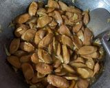 Foto langkah ke 4 dari resep Sosis ayam saus tiram.
