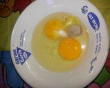 Foto langkah ke 2 dari resep Telur dadar sayur.