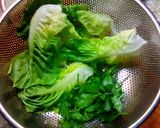 Foto del paso 1 de la receta: Bocadillos de hojas verdes c/salsa roja ☘️💗
