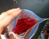 Foto langkah ke 4 dari resep Tips Dapur #03 Menyimpan Cabe.