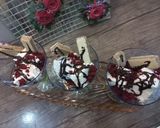 A picture of step 3 of Red valvet cake ice cream 😋😋😋.
