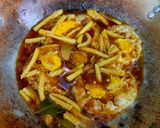 Foto langkah ke 5 dari resep Telur Ceplok Kuah Kecap.