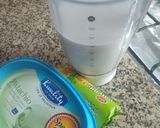 A picture of step 1 of Pistachio milkshake.