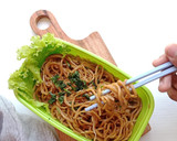 Foto langkah ke 3 dari resep Bekal Anak "Mie Telur Jawa".