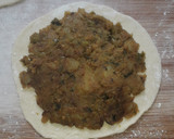 वेज आलू पराठा (veg aloo paratha recipe in marathi) रेसिपी स्टेप 3 फोटो 
