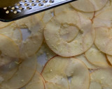 Foto del paso 3 de la receta: Ensalada de espárragos blancos sobre carpaccio de manzana y remolacha