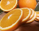 Foto del paso 1 de la receta: Naranjas confitadas con chocolate 🍫🍊