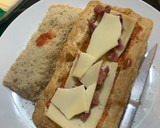Foto del paso 2 de la receta: Pan relleno de taquitos de jamón y quesos