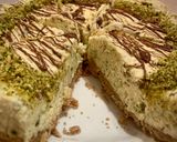 Foto langkah ke 8 dari resep White Chocolate and Pistachio Cheesecake.