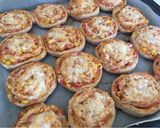 Pizzás csiga a’la Zsuzsi recept fázis 6 fotója