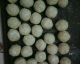 Foto langkah ke 8 dari resep Onde Wijen no kentang...garing di luar lembut di dalam😄😄😄.